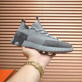 حذاء رياضي رمادي من التريكو والسويدي low-top