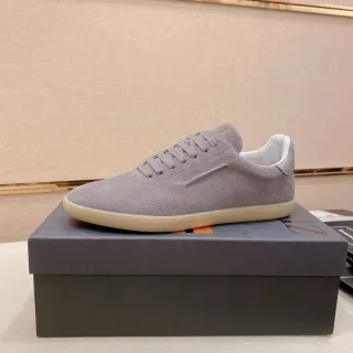 حذاء رياضي أصلي من سويد رمادي low-top مينيماليست
