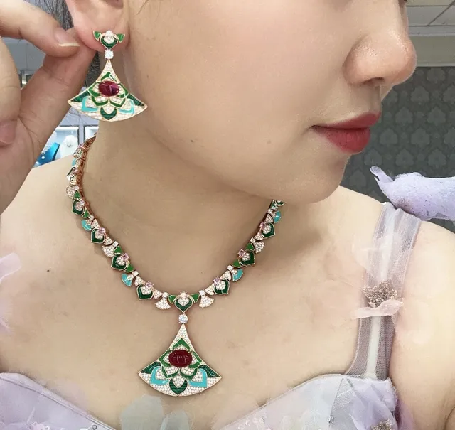 Green Pink Fan-Shaped Enamel-Inlaid Earrings 8