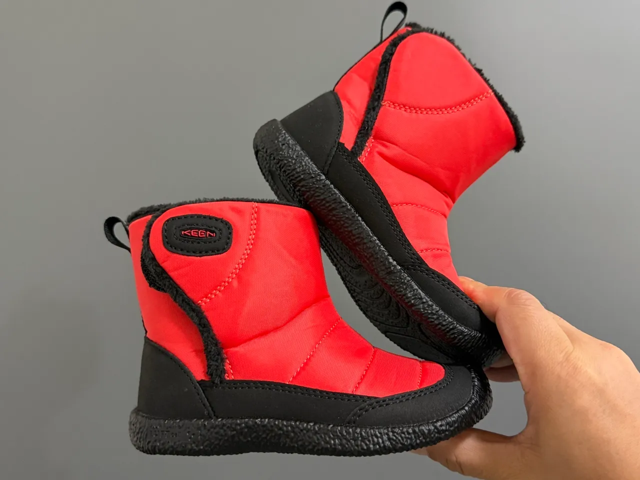 KEEN Red Black Quilted Nylon Upper Fold-Down Shearling-Lined Cuff Snow Boots 21