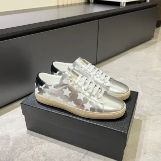 Zapatillas lifestyle con aplique de estrella metálica plateada