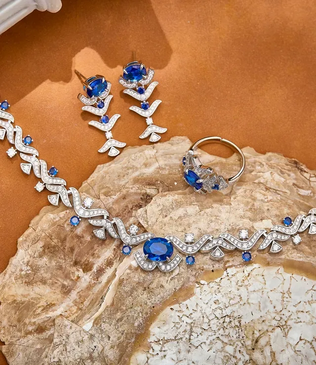 Oval Blue Sapphire and Diamond Pavé Sculpted Band Ring 3