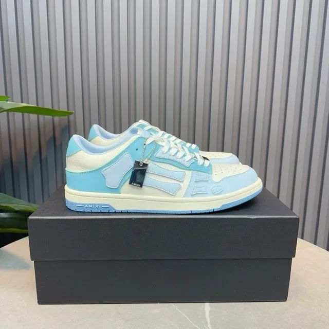 Sneakers Lifestyle en Bleu Pastel et Crème avec Overlay Géométrique 2