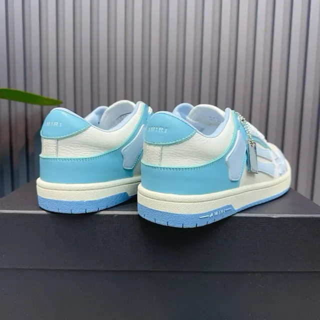 Sneakers Lifestyle en Bleu Pastel et Crème avec Overlay Géométrique 3