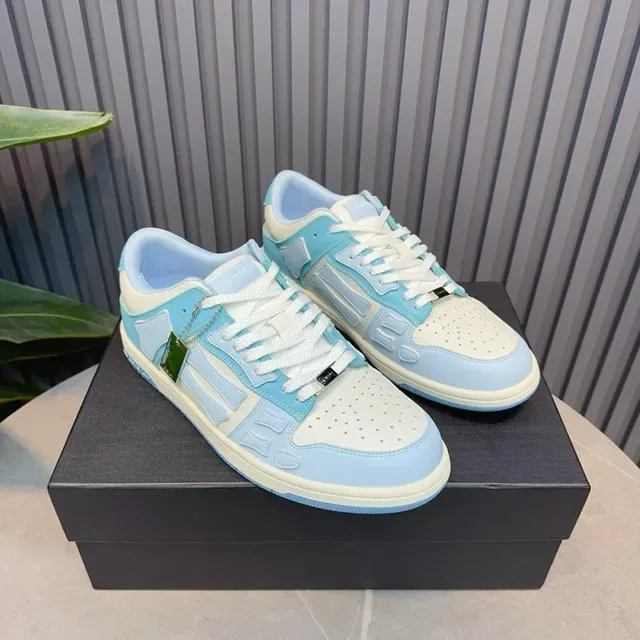 Sneakers Lifestyle en Bleu Pastel et Crème avec Overlay Géométrique 4