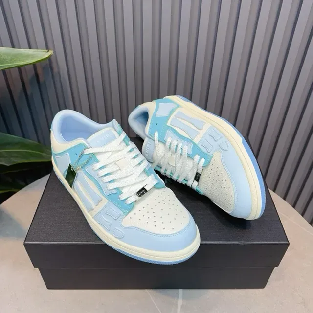 Sneakers Lifestyle en Bleu Pastel et Crème avec Overlay Géométrique 9