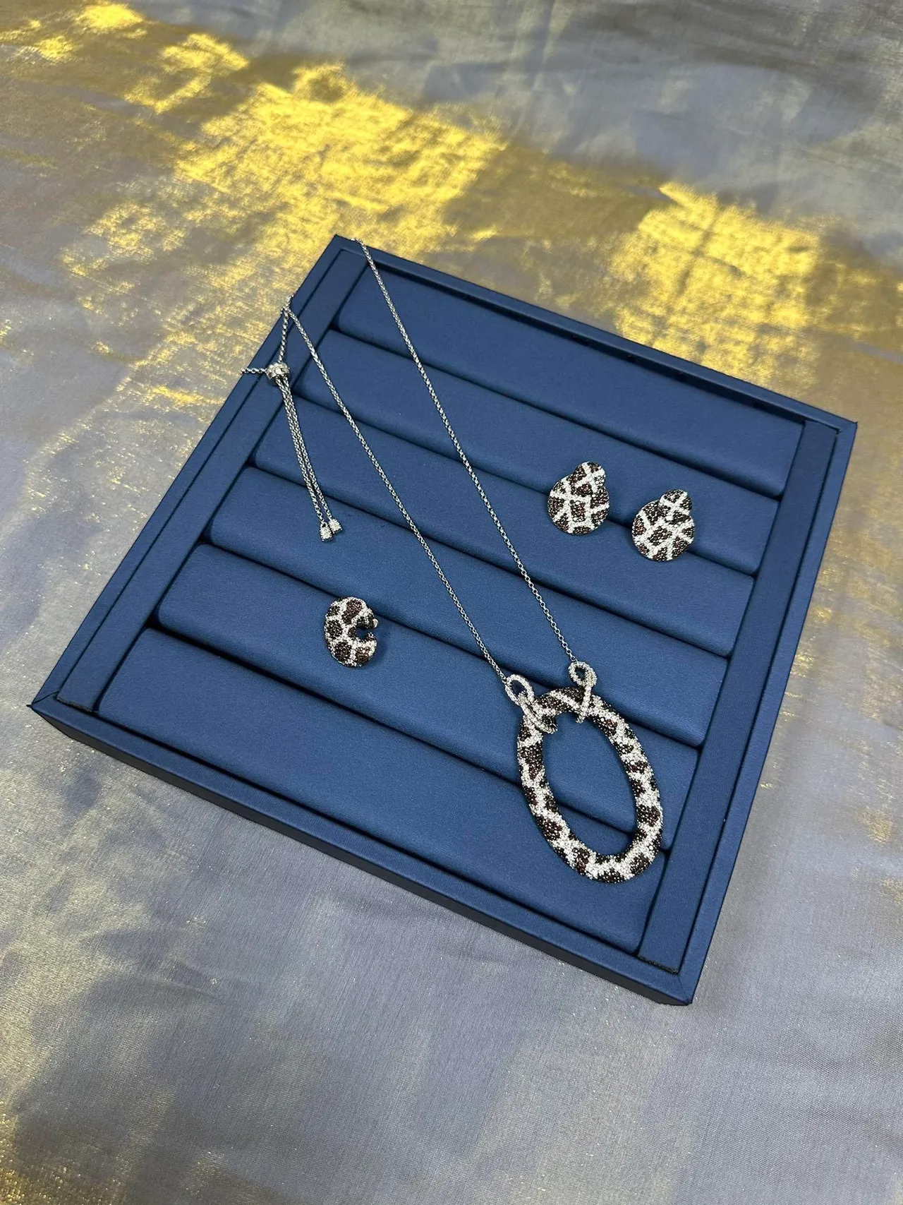 Pavé Oval Knot Bail Pendant Necklace 5
