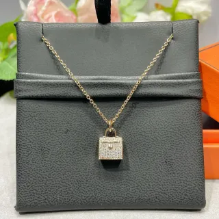 Collier pendentif en forme de sac à main Pavé-Set doré