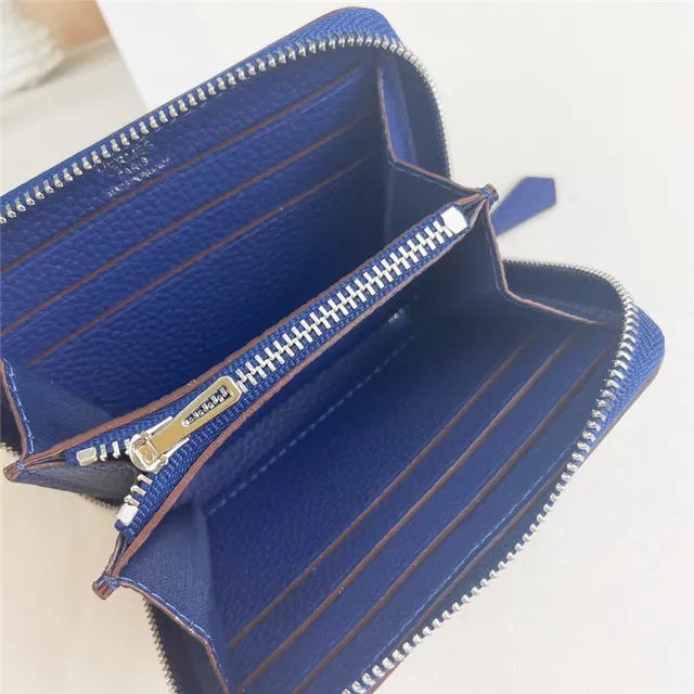 Portefeuille à glissière tout autour en cuir granulaire avec logo perforé 3