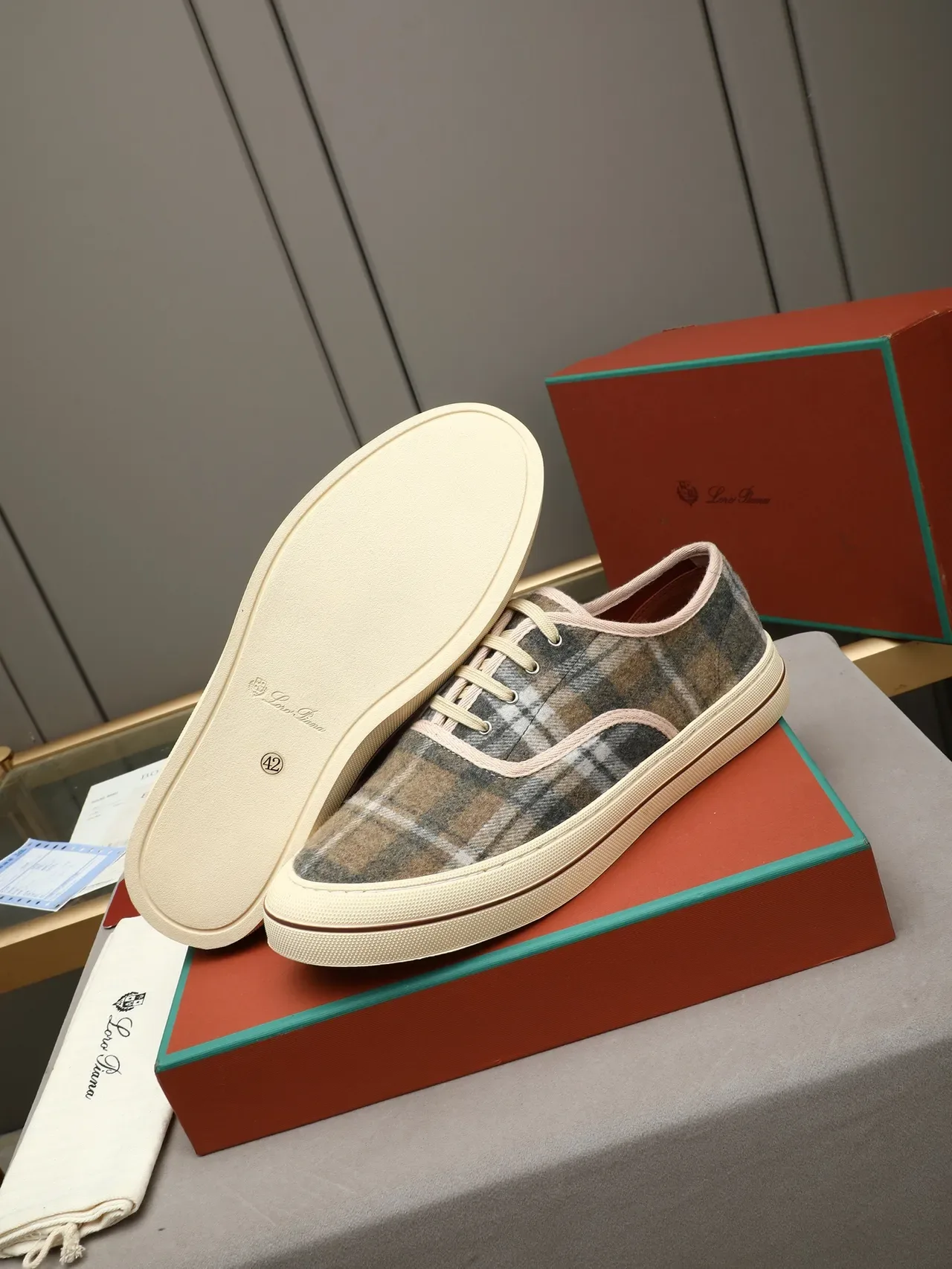 Zapato Casual de Lana a Cuadros con Cordones 4