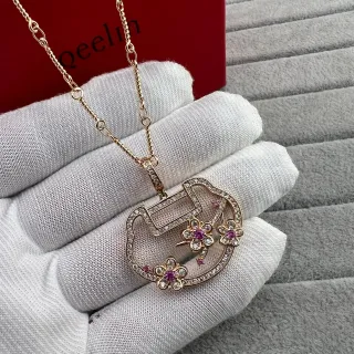 Qeelin Colar com Pingente Floral de Gemas Dourado