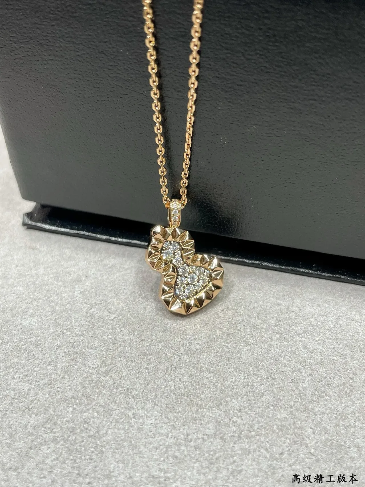 Qeelin Wulu Pavé Diamond Double-Gourd Pendant Necklace 4