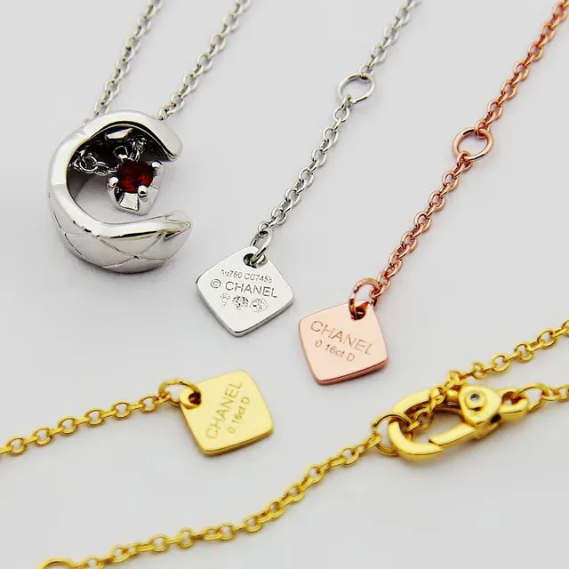 Red Gold Crescent Moon Pendant Gemstone Centerpiece Necklace 2