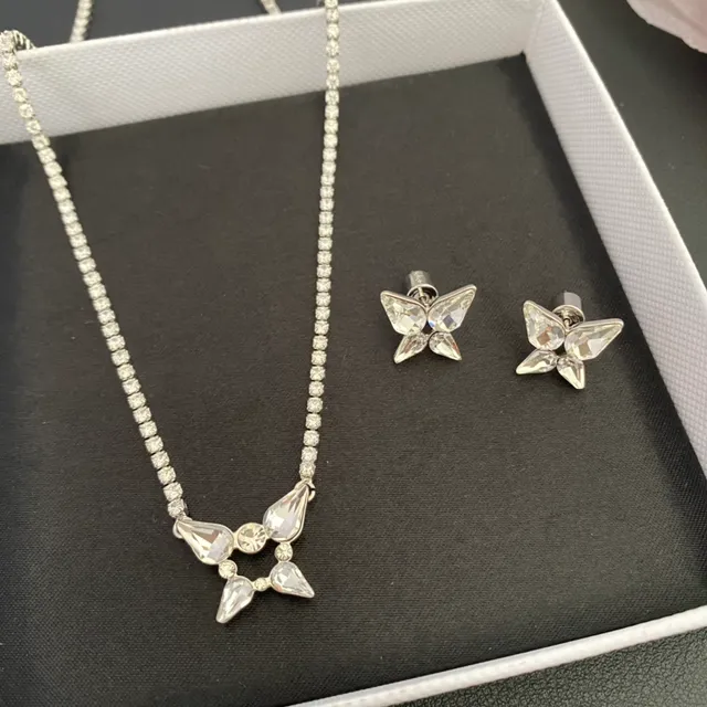 Silver Transparent Crystal Pavé Chain Butterfly Motif Earrings Necklace 8