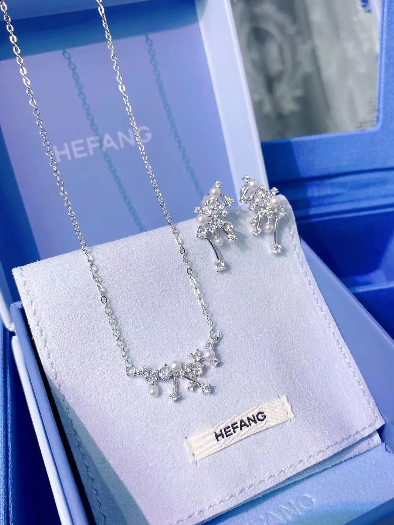 Silver White Chain Pearl And Crystal Cluster Earrings 7