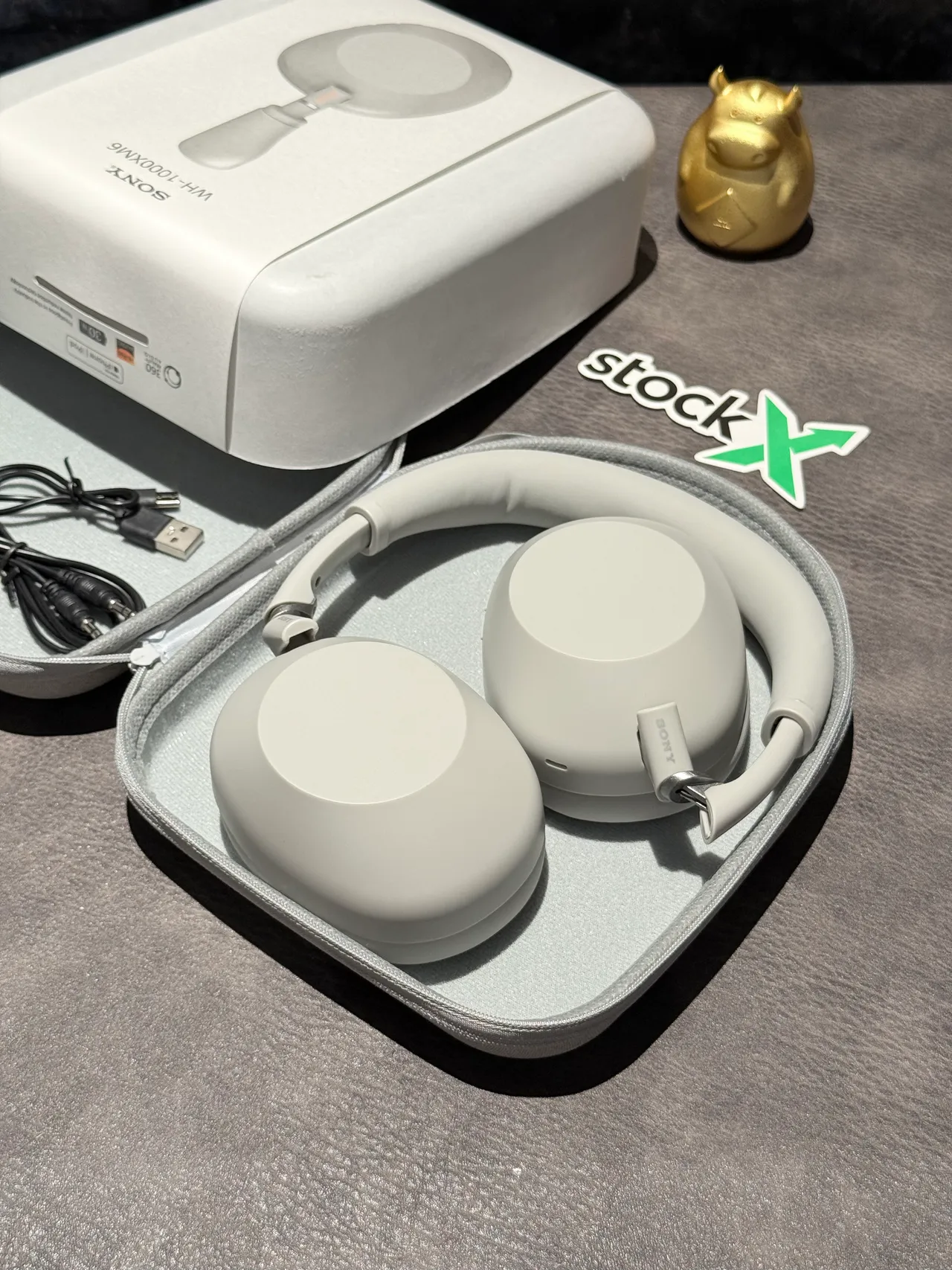 Sony WH-1000XM6 হালকা ধূসর ওভার-ইয়ার হেডফোন 5