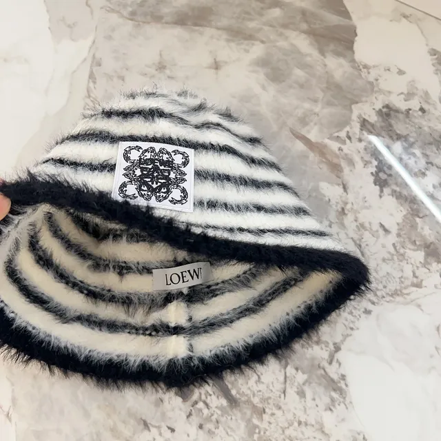 Striped Fluffy Faux Fur Patch-Adorned Bucket Hat 3