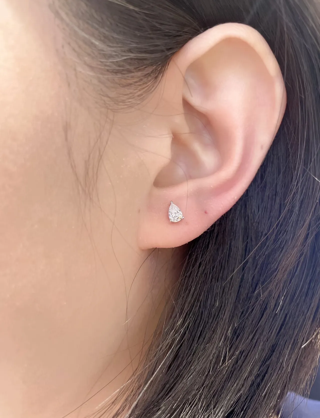 Teardrop Cut Faceted Crystal Stud Earrings 2