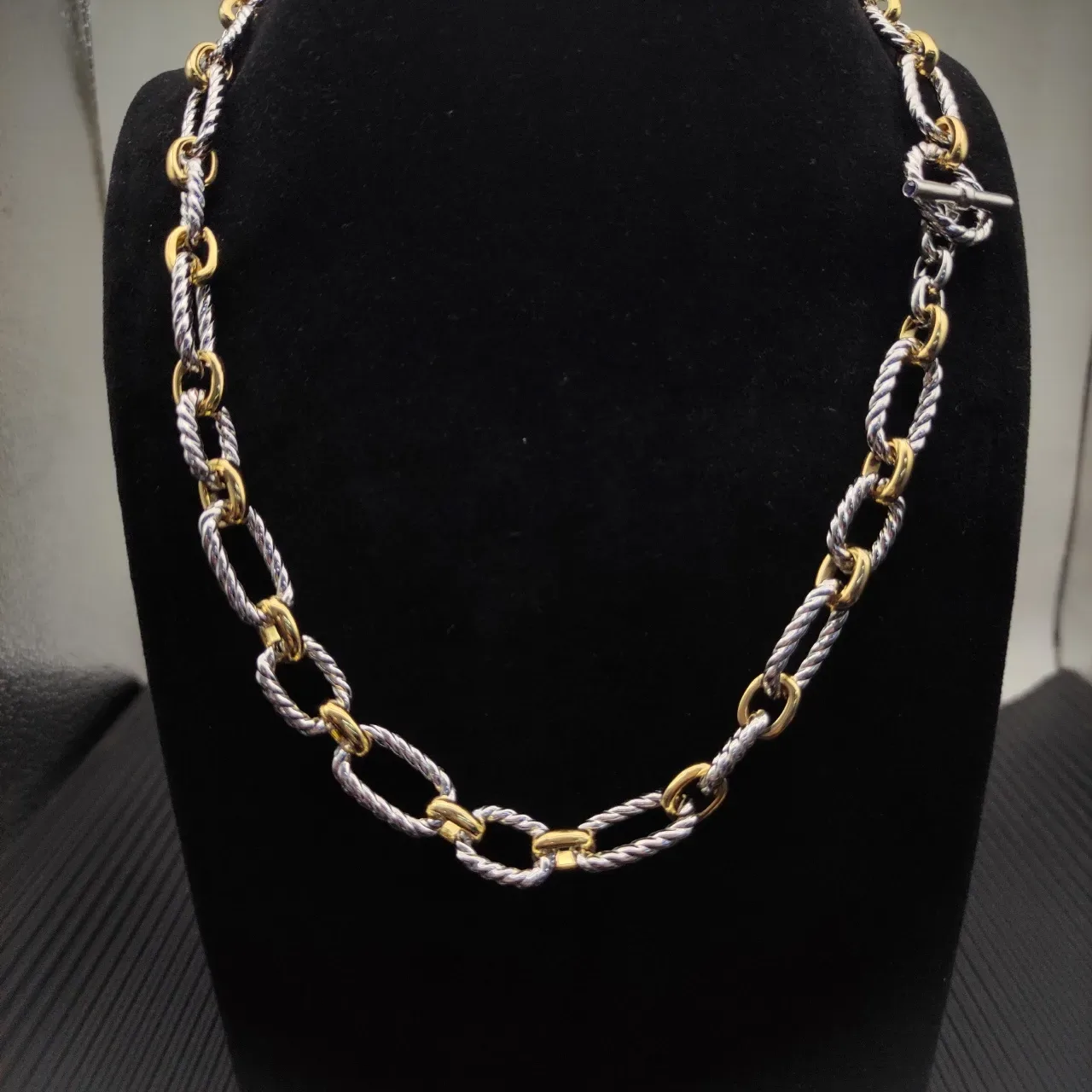 Two-Tone Twisted Rope Link Toggle Clasp Bracelet 4