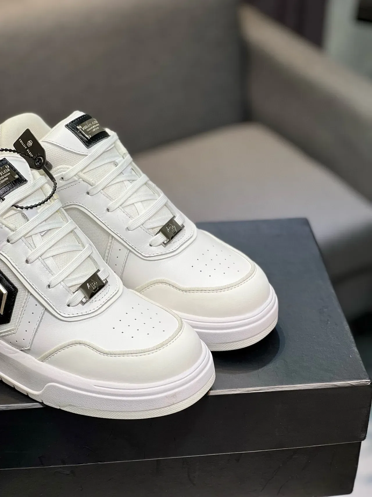 White Black Leather-Like Upper Chunky Platform Sole Sneakers 6
