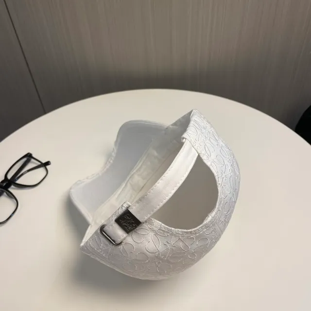 白色压花图案做旧帽檐棒球帽 8