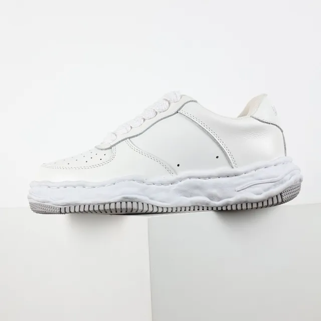 White Leather Low-Top Lifestyle Sneakers 9
