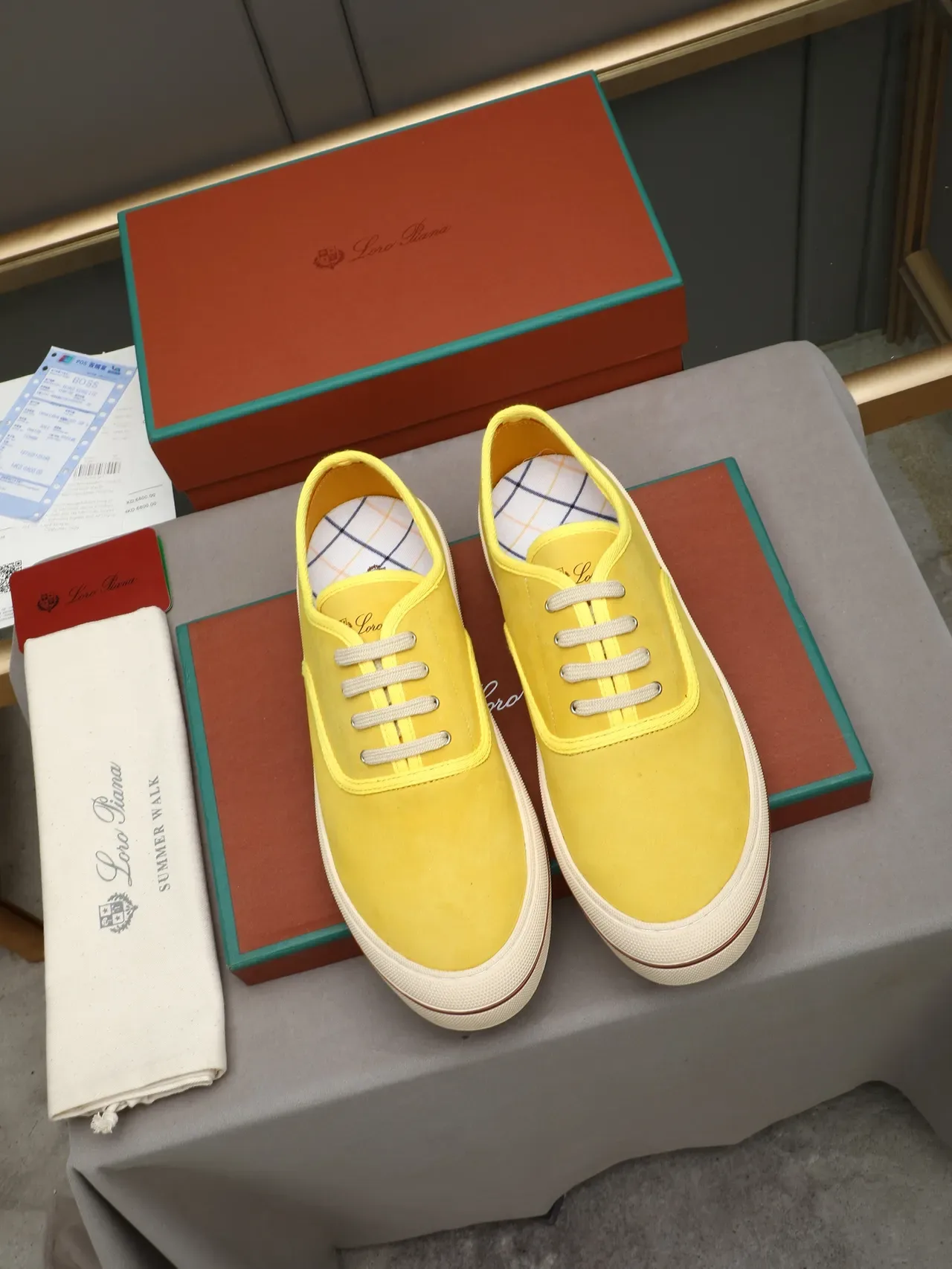 Zapato casual de ante amarillo con cordones y bajo 3