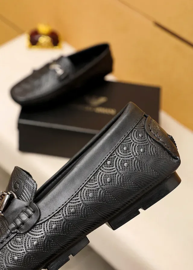 Giorgio Armani 黑色银色浮雕波浪图案金属马衔扣乐福鞋 4