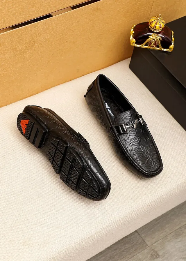 Giorgio Armani 黑色银色浮雕波浪图案金属马衔扣乐福鞋 9