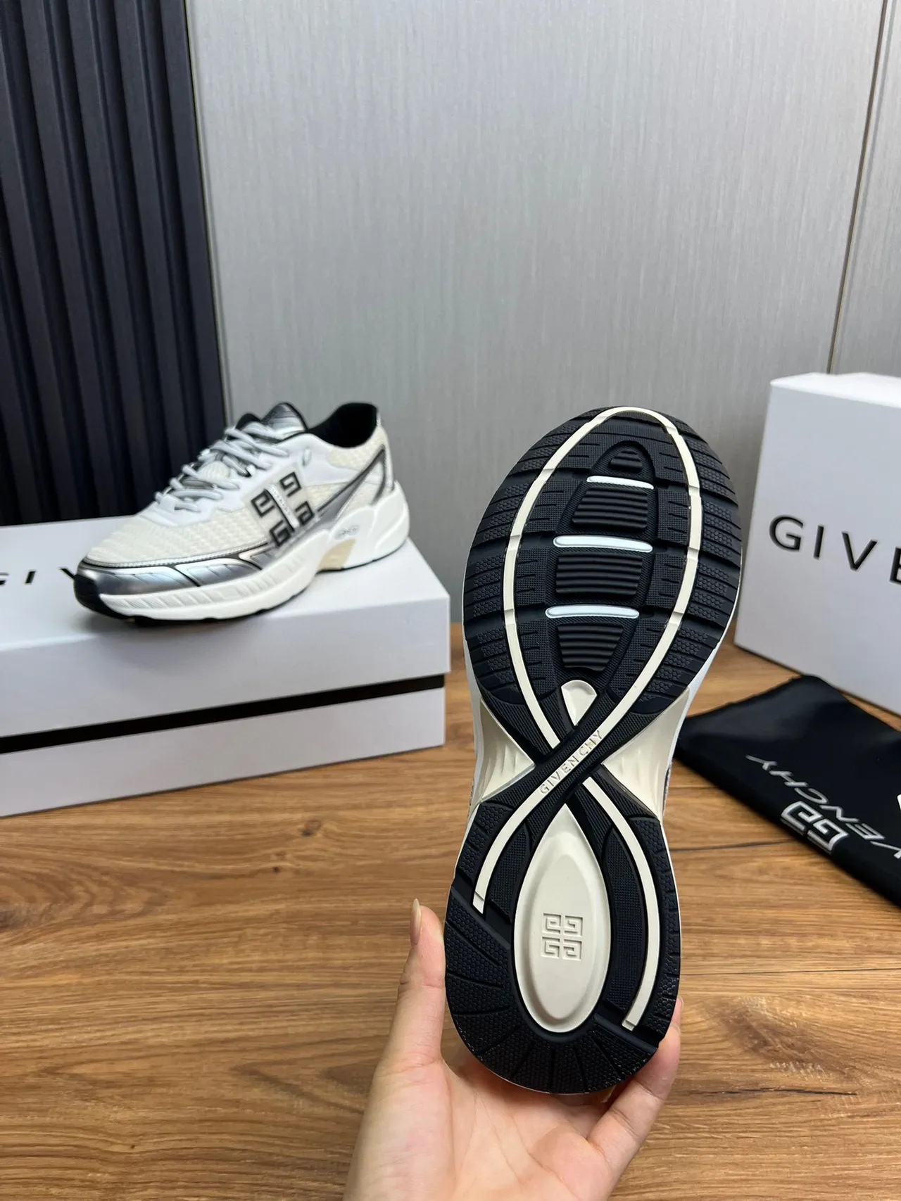 Givenchy Spectre Sneakers Chunky Blanc Argent 9