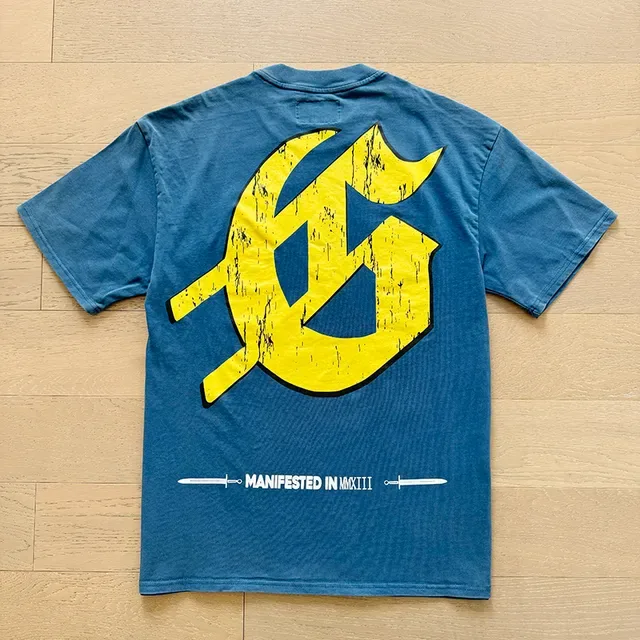 Camiseta Godspeed con estampado gráfico desgastado de la Estatua de la Libertad 9