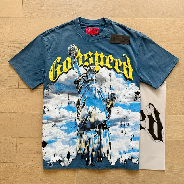 Camiseta Godspeed con estampado gráfico desgastado de la Estatua de la Libertad 10