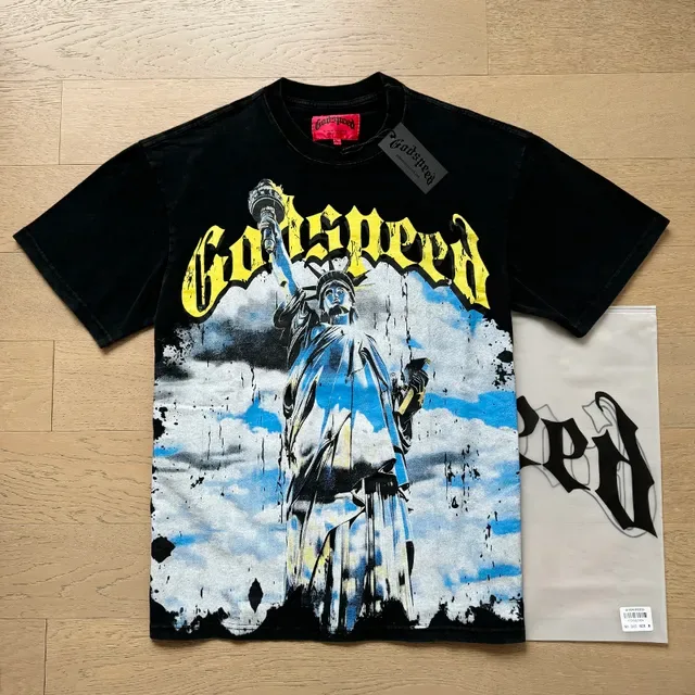 Camiseta Godspeed con estampado gráfico desgastado de la Estatua de la Libertad 14