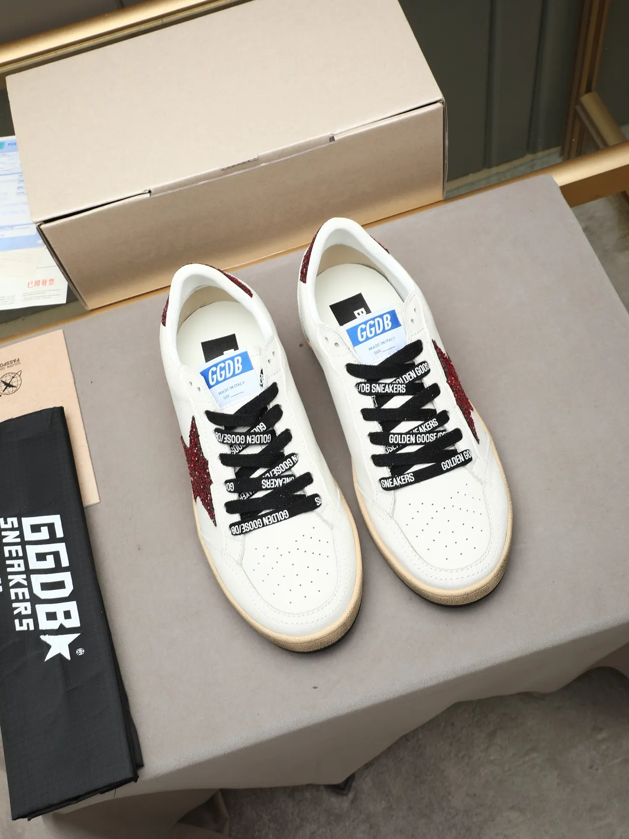 Golden Goose Ball Star Chaussures Lifestyle Blanc Rouge Paillettes Étoile 3