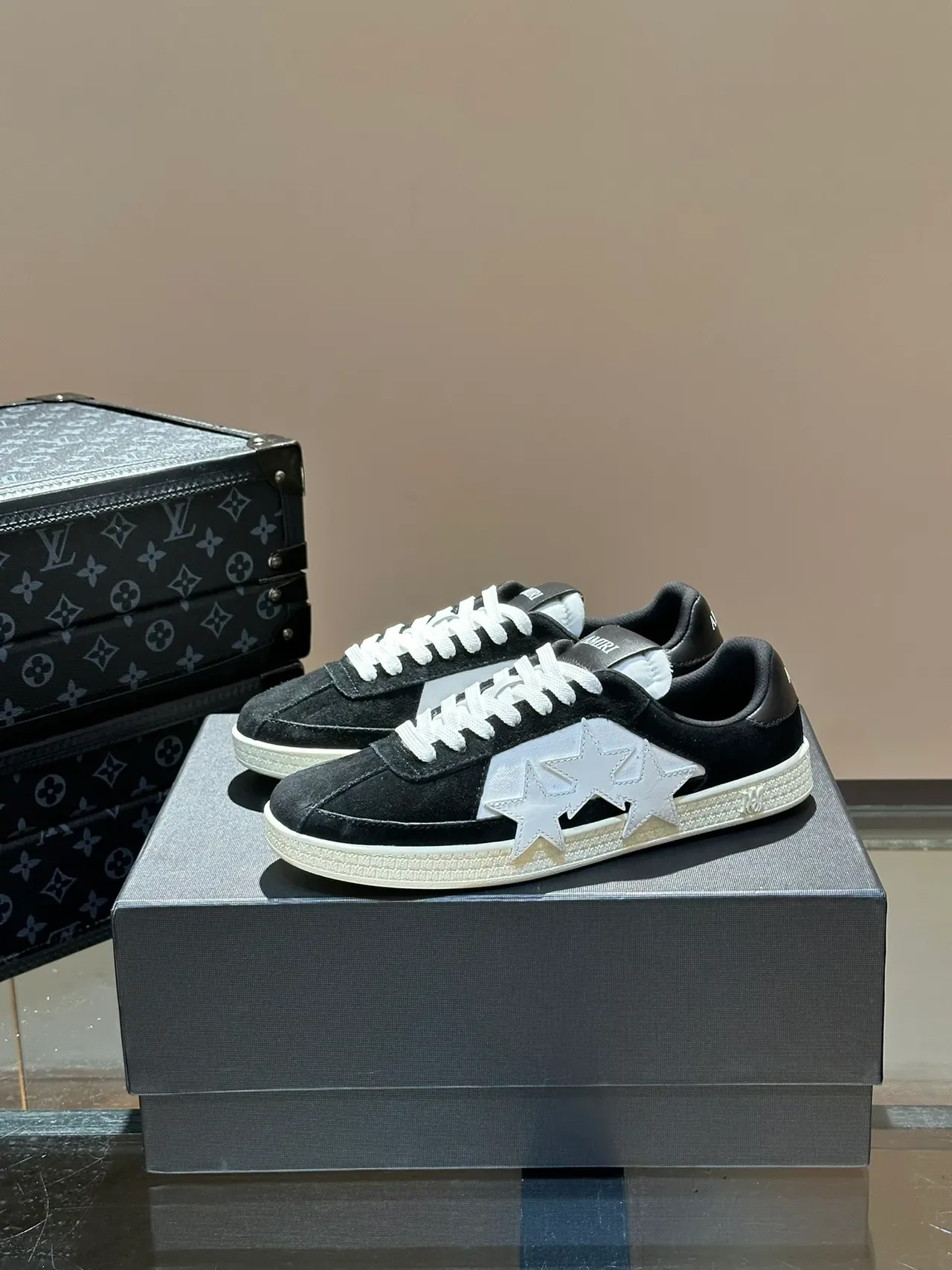 Golden Goose Super-Star Baskets Lifestyle Daim Noir Three-Star 4