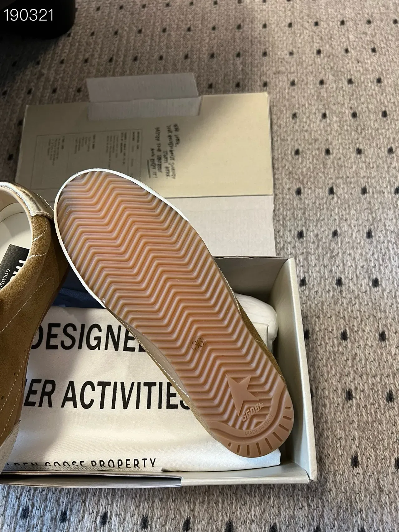 Golden Goose Super-Star حذاء أسلوب حياة من السويدي بلون تان 3