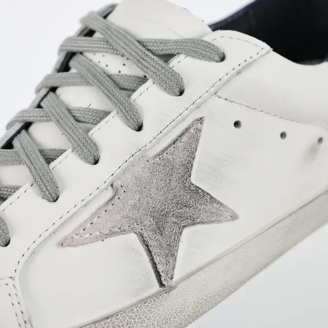 Golden Goose Superstar حذاء رياضي أبيض جلدي متضرر نمط حياة 6