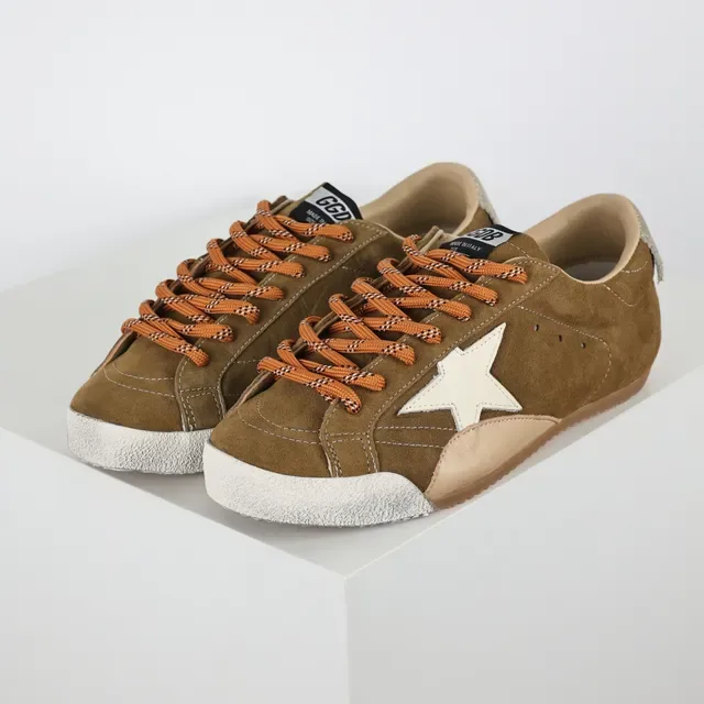 Golden Goose Superstar Zapatillas Lifestyle Ante Oliva Marrón 2