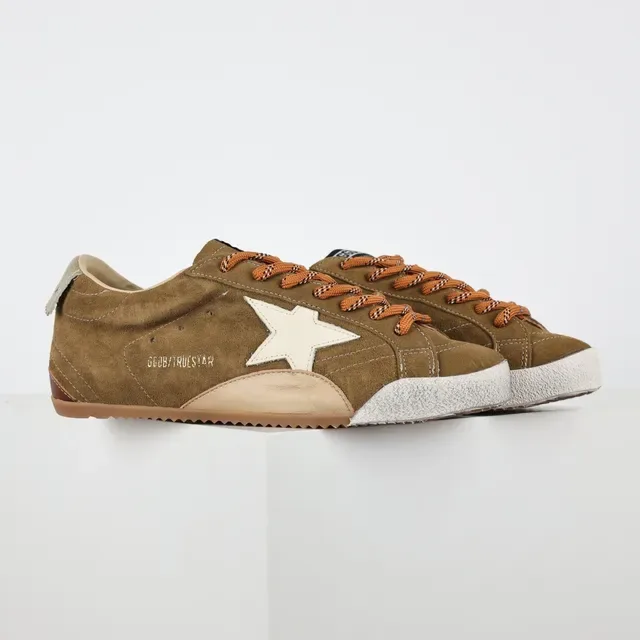 Golden Goose Superstar Zapatillas Lifestyle Ante Oliva Marrón 3
