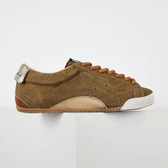 Golden Goose Superstar Zapatillas Lifestyle Ante Oliva Marrón 7
