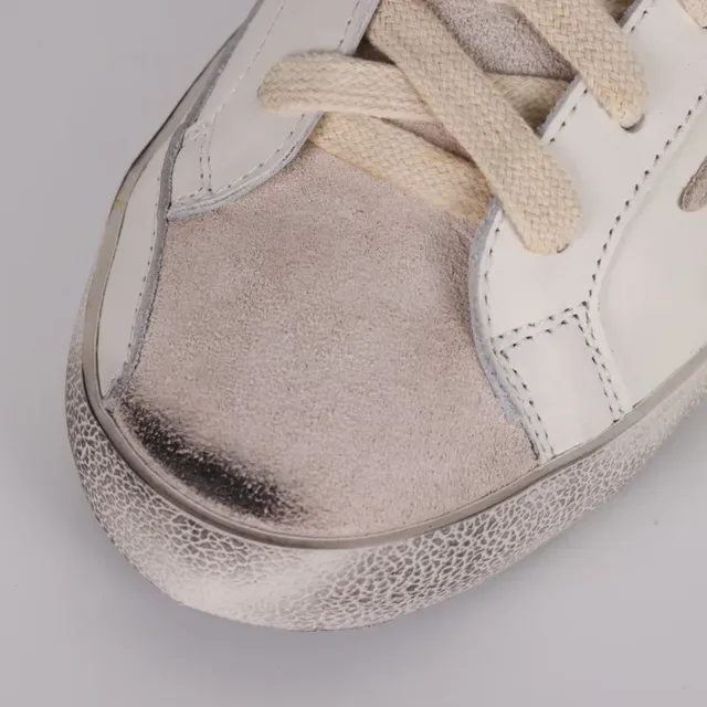 Golden Goose Superstar حذاء رياضي أسلوب حياة أبيض فضي جلد متضرر لامع لوحة كعب 5