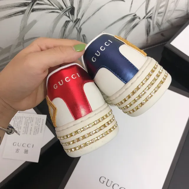 Gucci Ace Love Tênis Lifestyle de Couro Branco com Listra Web e Solado de Cristal 4
