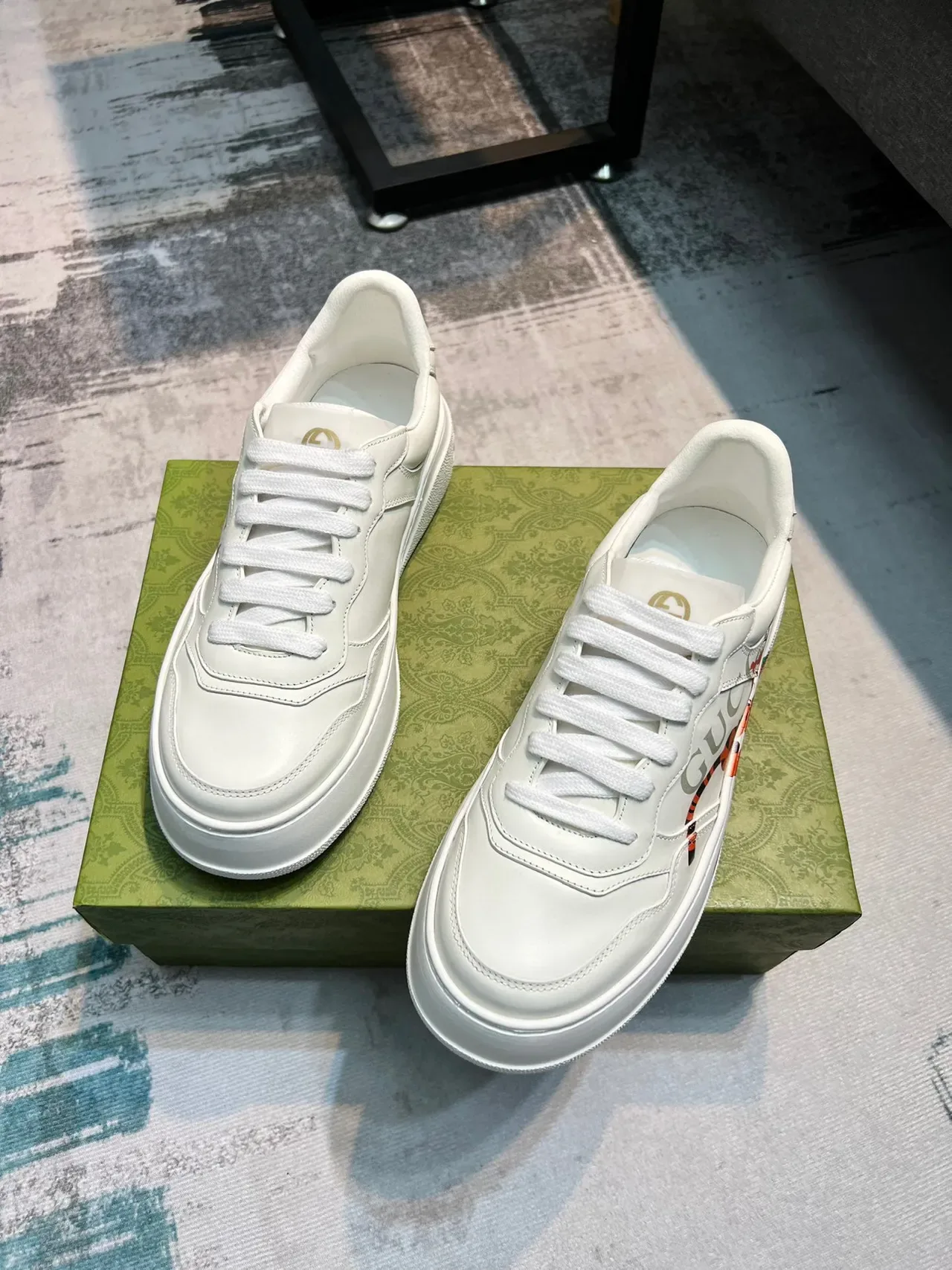 Gucci Ace Tigger سنيكرز أبيض جرافيك لايف ستايل 5