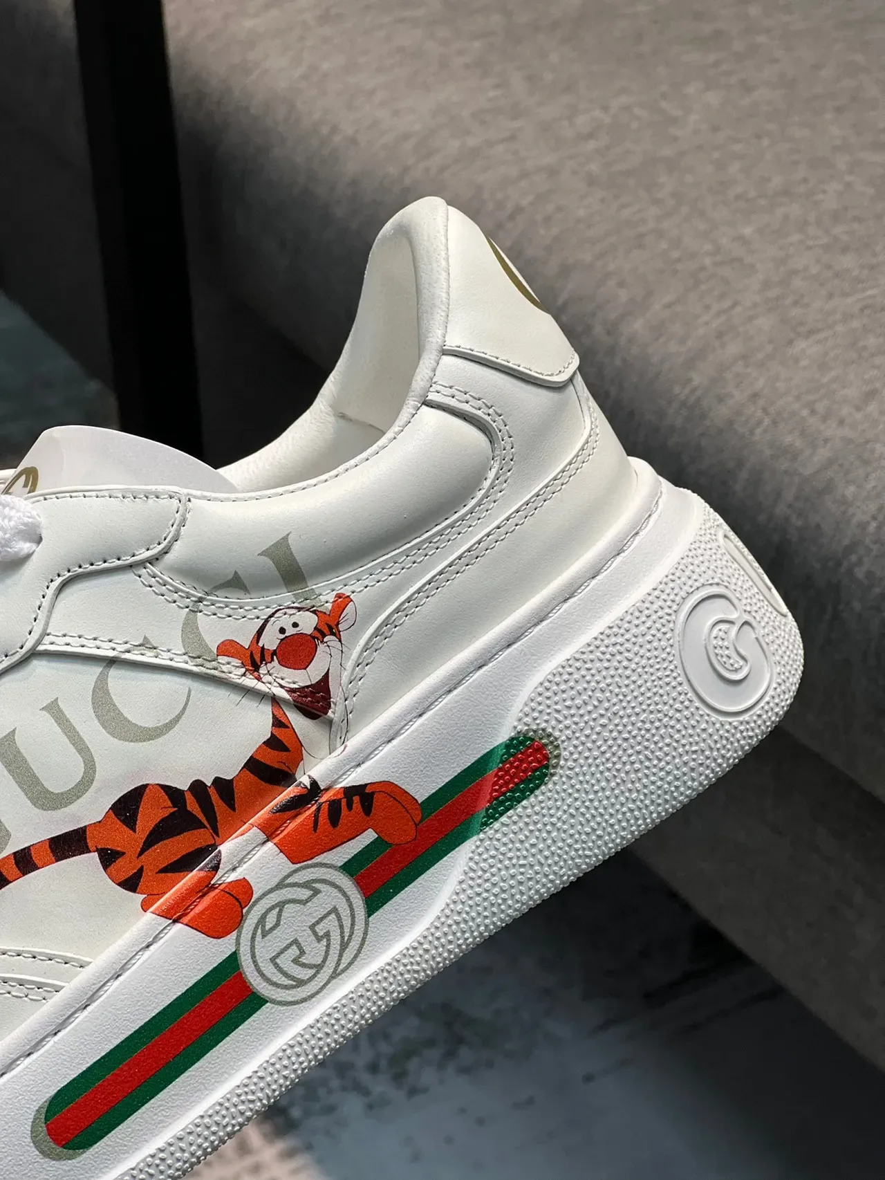 Gucci Ace Tigger سنيكرز أبيض جرافيك لايف ستايل 8