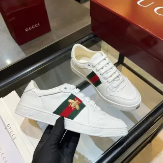 Gucci Ace Zapatillas Lifestyle de cuero blanco con franjas web y abeja dorada