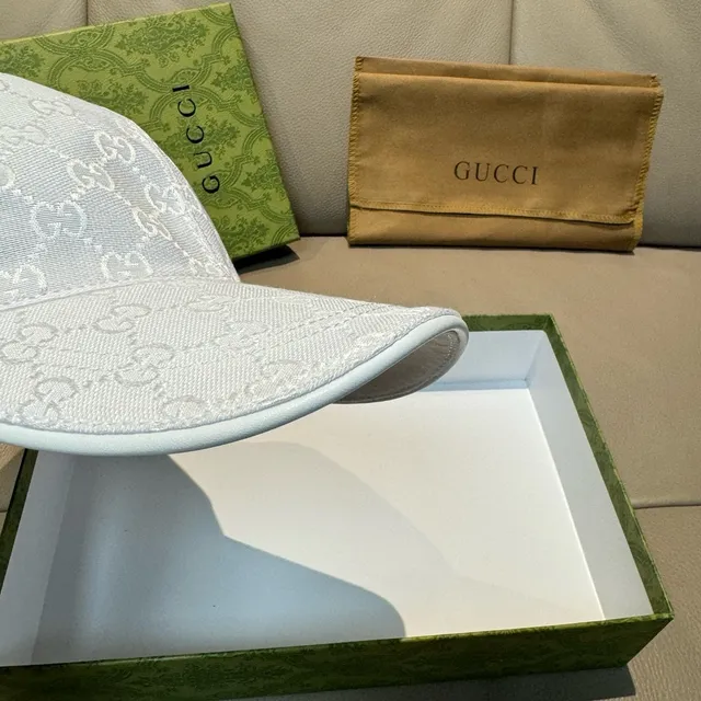 Gucci Bee-Embroidered Web Stripe Baseball Cap 7