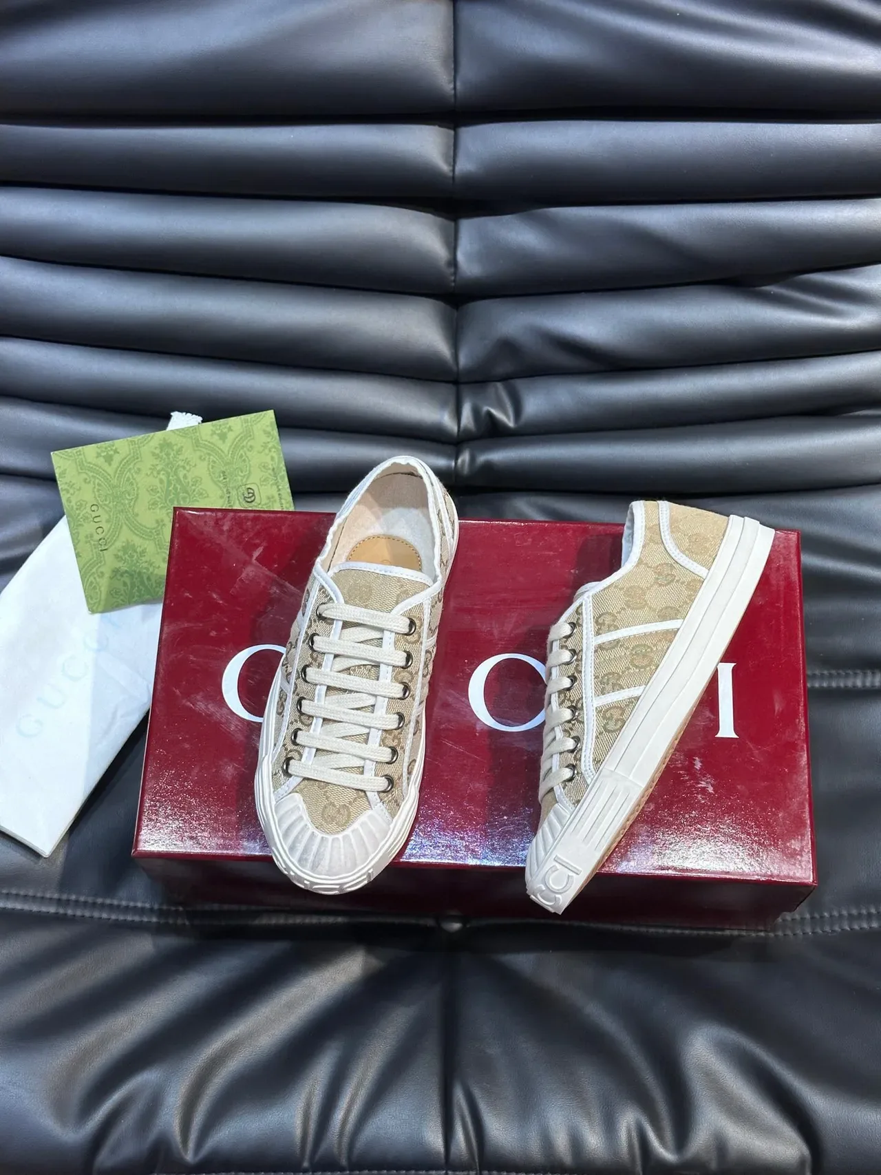 Gucci 米色白色 Monogram 帆布鞋面橡胶底生活方式运动鞋 3