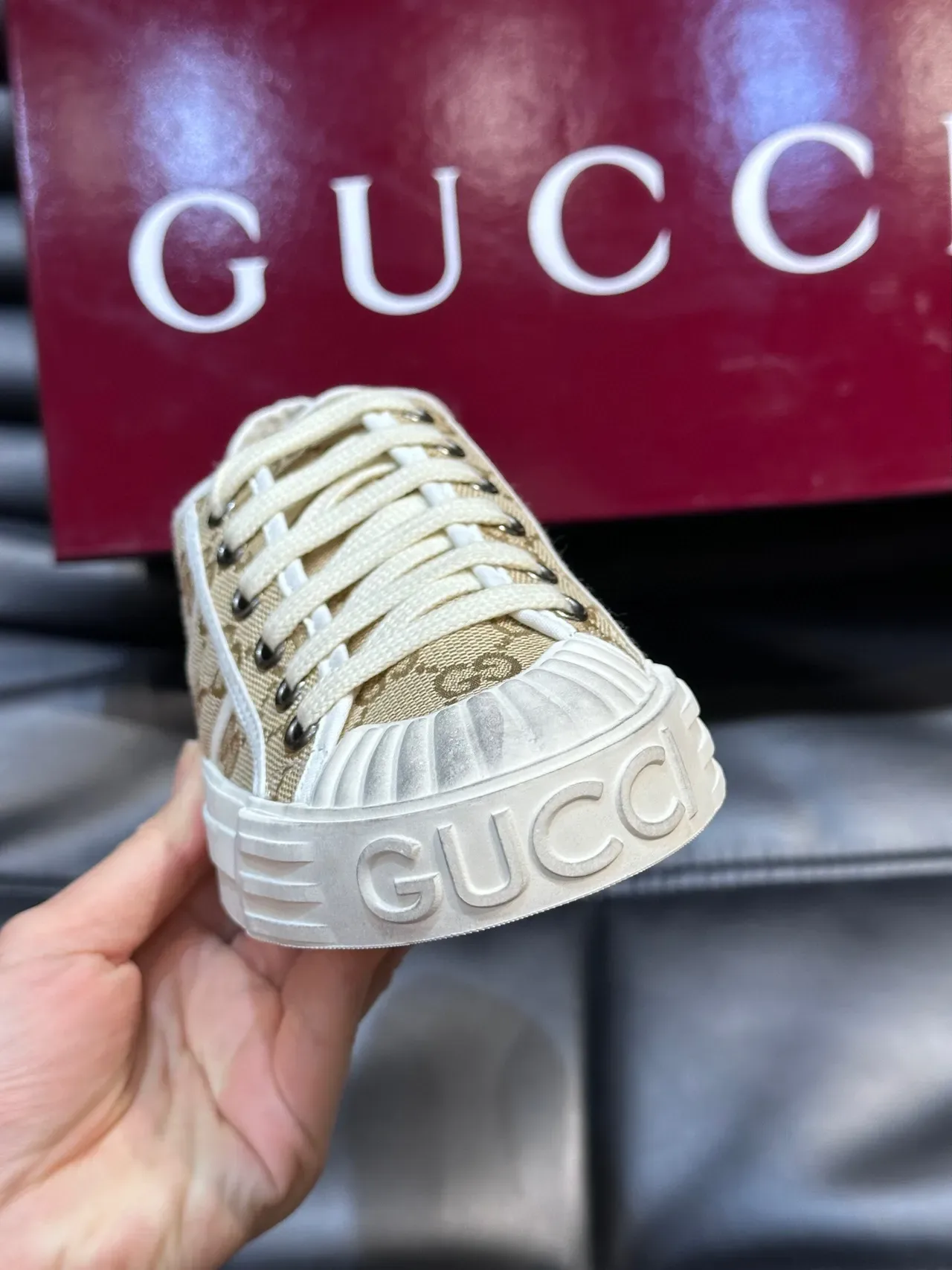 Gucci 米色白色 Monogram 帆布鞋面橡胶底生活方式运动鞋 6