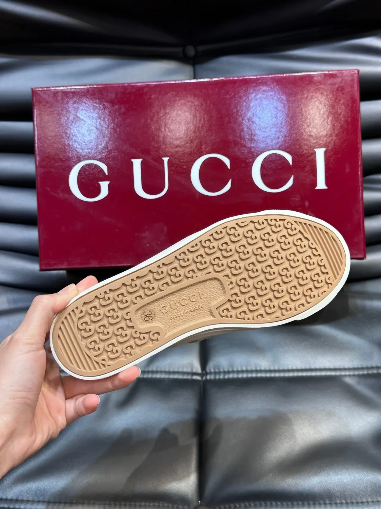 Gucci 米色白色 Monogram 帆布鞋面橡胶底生活方式运动鞋 9
