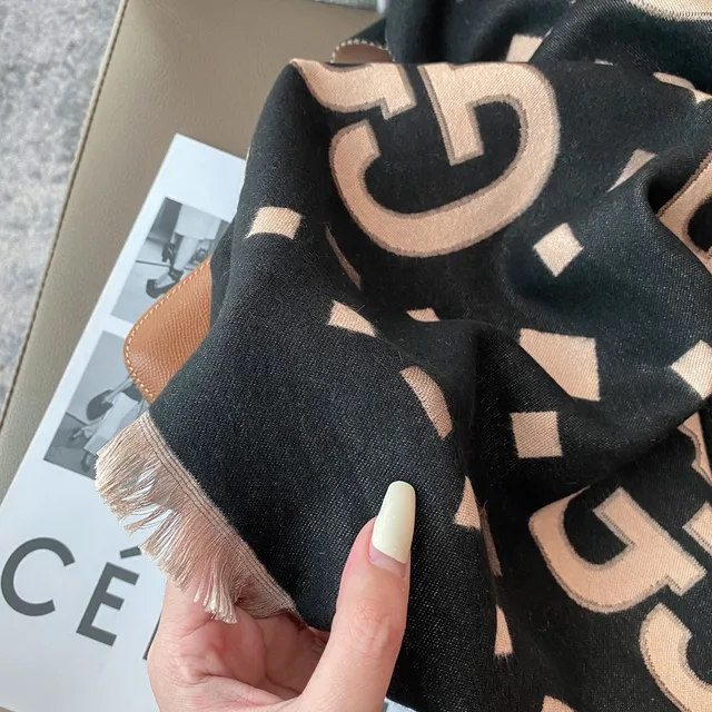 Gucci Negro Beige Oversized Monogramado Chal 2